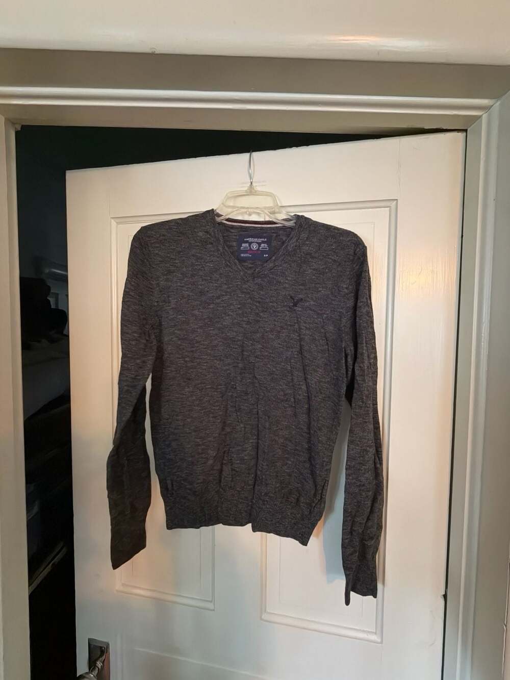 American Eagle Outfitters Men's Gray Athletic Fit V-Neck Pullover Sweater Size S